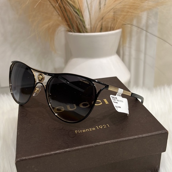 🔥SOLD🔥💛Versace
Women's Polarized Brow Bar Cat Eye Sunglasses - Picture 10 of 15